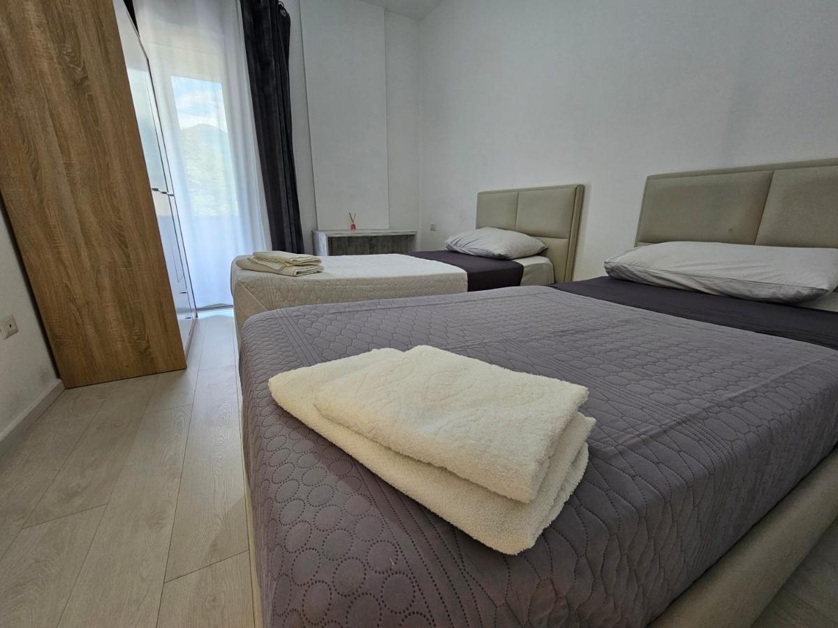 Tower Bridge Apartamento Tirana